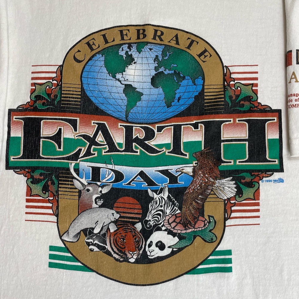 Vintage 1996 Earth Day Animals Nature Earth short sleeve tee shirt - Picture 7 of 14